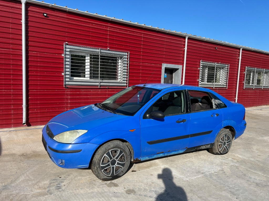 Dezmembrez Ford Focus 2003 BERLINA 1.6 BENZINA