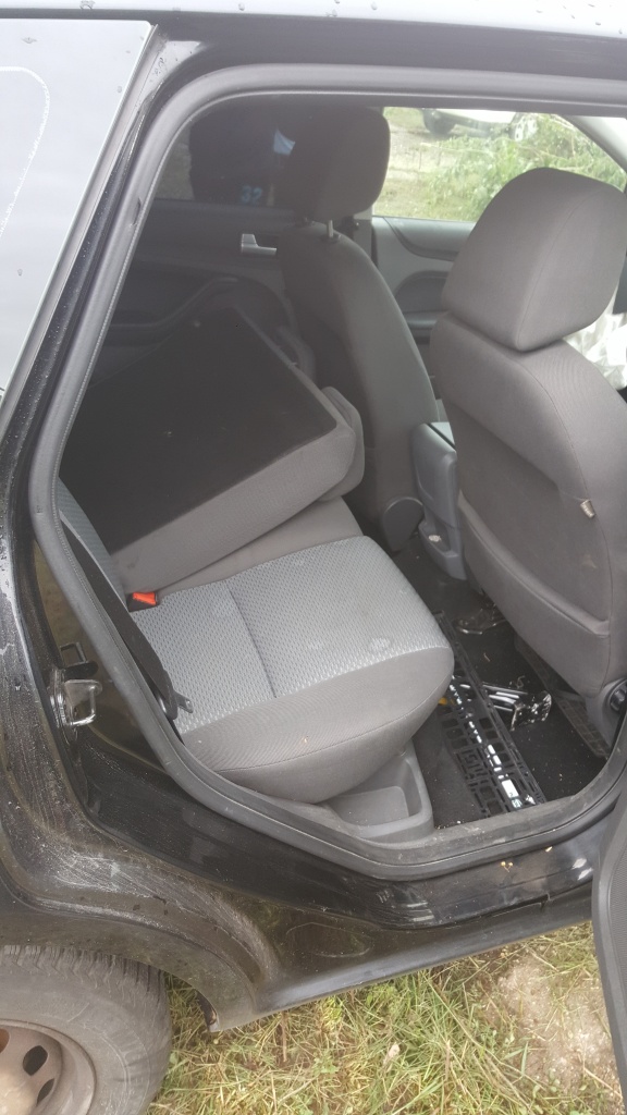 Dezmembrez ford focus,2006,1.6 cod G8DB