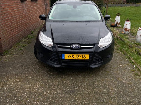 Dezmembrez Ford Focus 3 break 1.0 74 KW an 2012 volan stanga