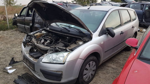 Dezmembrez Ford Focus an 2004 motor 1.6 