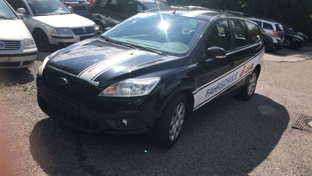 Dezmembrez Ford focus an 2010 mot 1.6 tdci