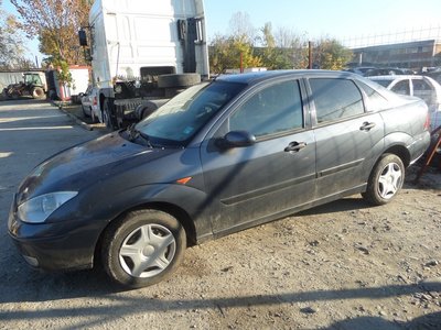 Dezmembrez Ford Focus Berlina din 2004