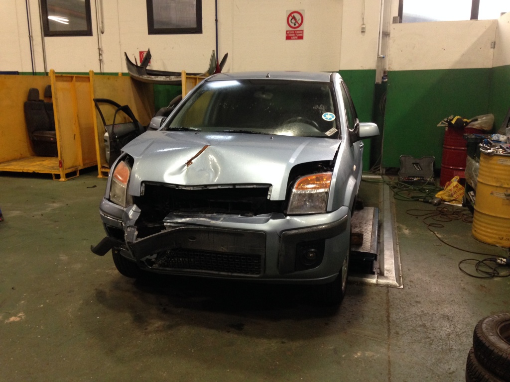 Dezmembrez ford fusion 1.4 tdci