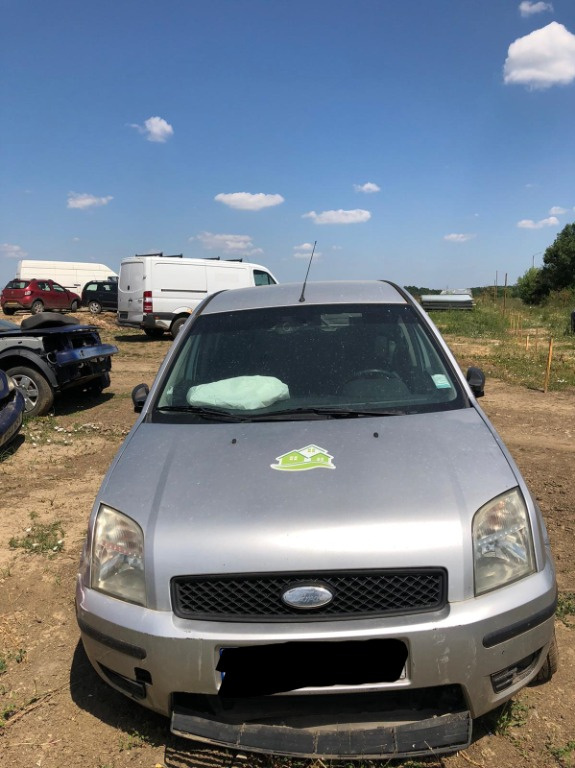 Dezmembrez Ford Fusion 2004 HATCHBACK 1.3