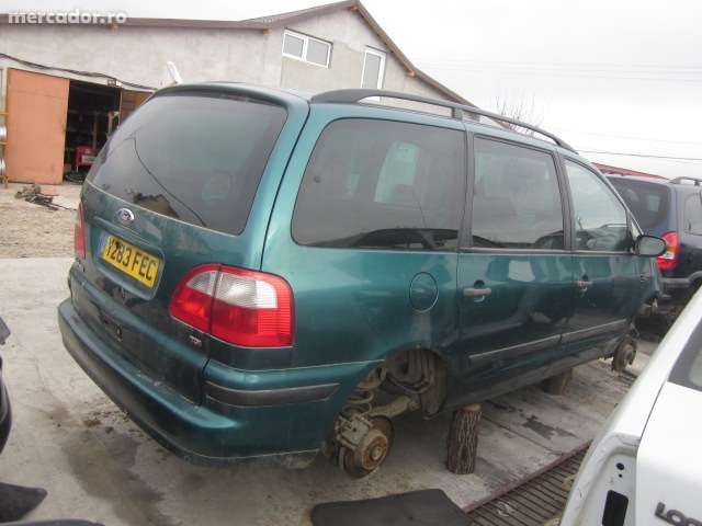 Dezmembrez Ford Galaxy 2003 AUY