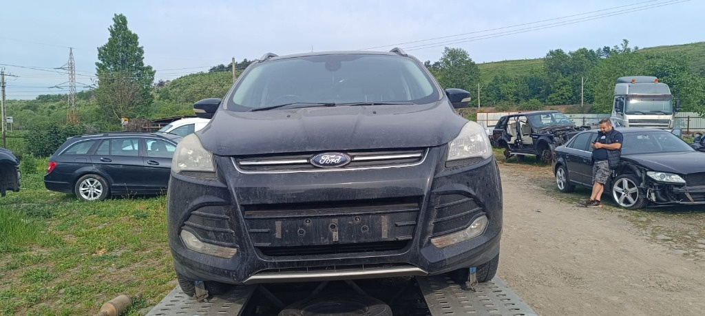 Dezmembrez Ford Kuga 2014 SUV 2.0Tdci 4x4 titanium