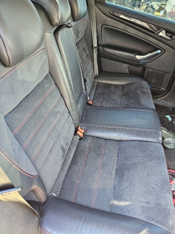 Dezmembrez Ford Mondeo Turnier 2012 Brea