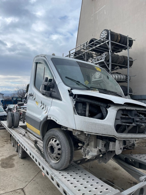 Dezmembrez Ford Transit an 2018 motor 2.0 96KW tip YMR6 127.000 KM