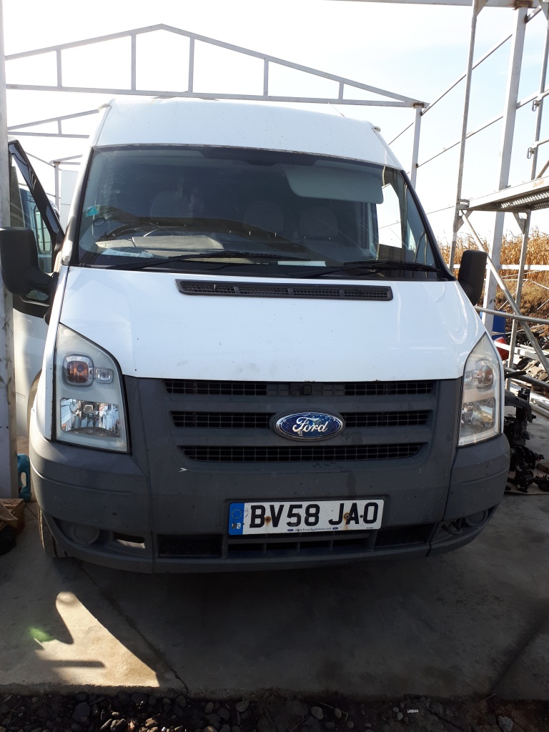 Dezmembrez Ford Transit ,an fabticatie 2008,motor 2402 cm