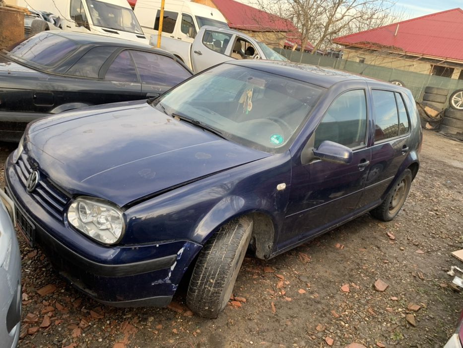 Dezmembrez golf 4 1.6 16 valve an 2002