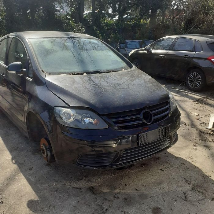 Dezmembrez Golf plus 2.0 tdi cod bmm