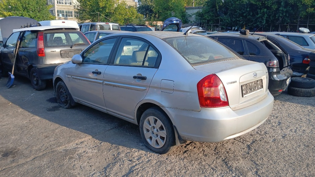 DEZMEMBREZ HYUNDAI ACCENT 1.4 BENZINA DI