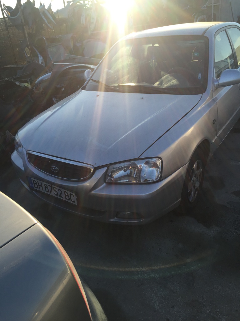 Dezmembrez hyundai accent din 2003 motor 1.5 crdi