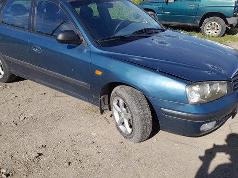 Dezmembrez Hyundai Elantra 1.6 benzina an 2003 in Cluj