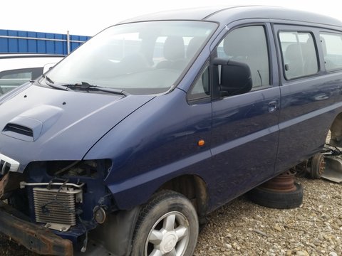 Dezmembrez Hyundai H1,2004, 2.5TD, cut vit manuala