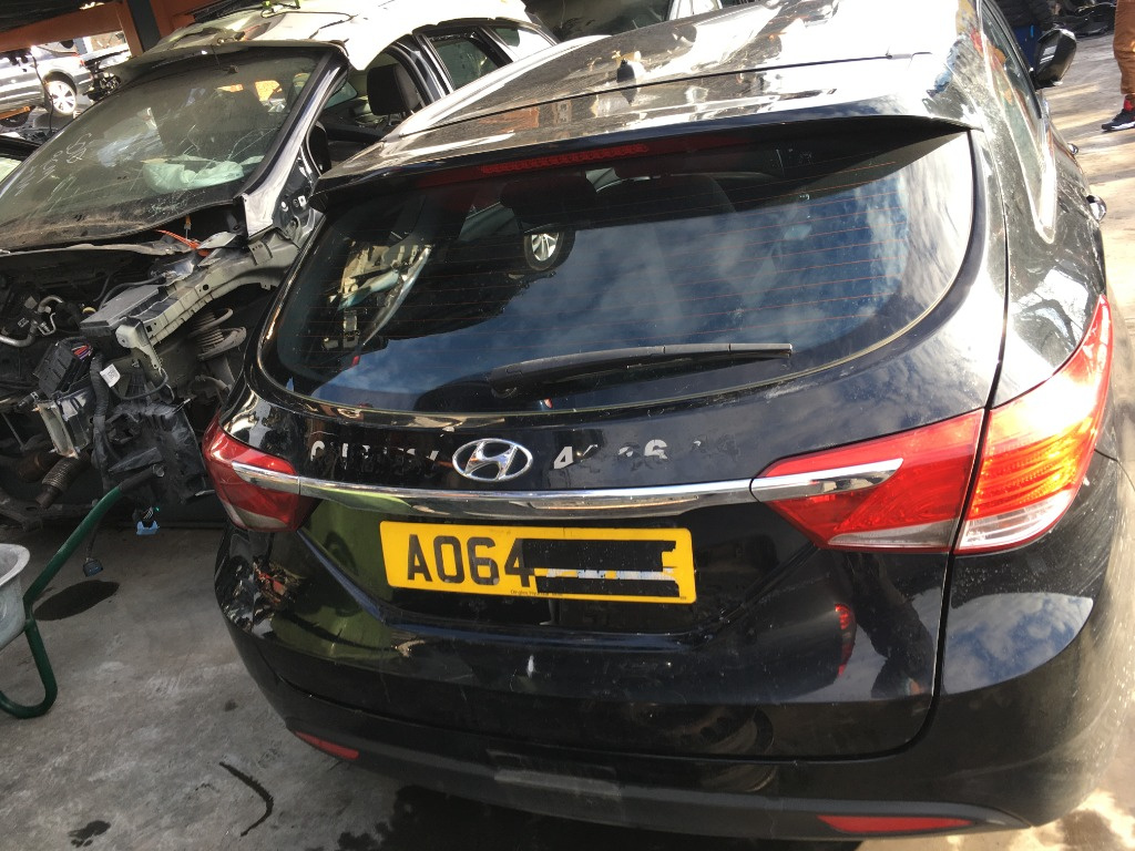 Dezmembrez Hyundai i40 2014 Combi 1.7 CR
