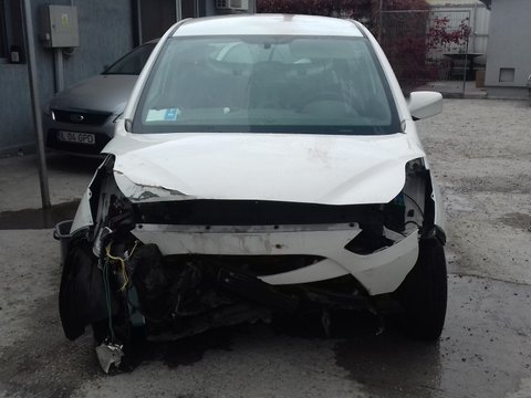 DEZMEMBREZ HYUNDAI IX20 1.6CRDI DIN 2013