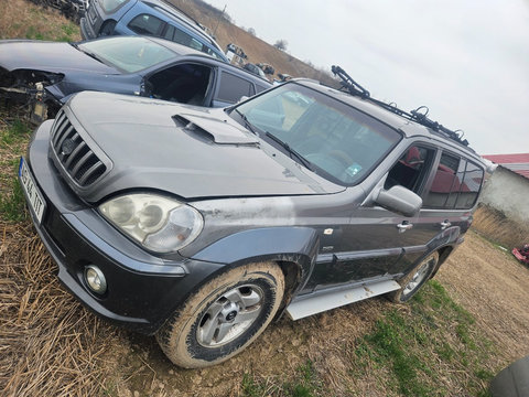 Dezmembrez Hyundai Terracan 2.9 CRDI din 2003 2004