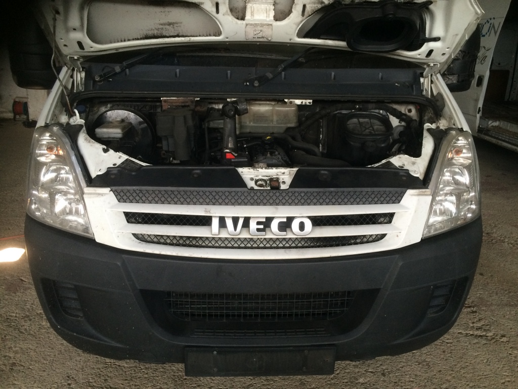 Dezmembrez Iveco Daily 2005-motor 2.3 hpi -orice piesa