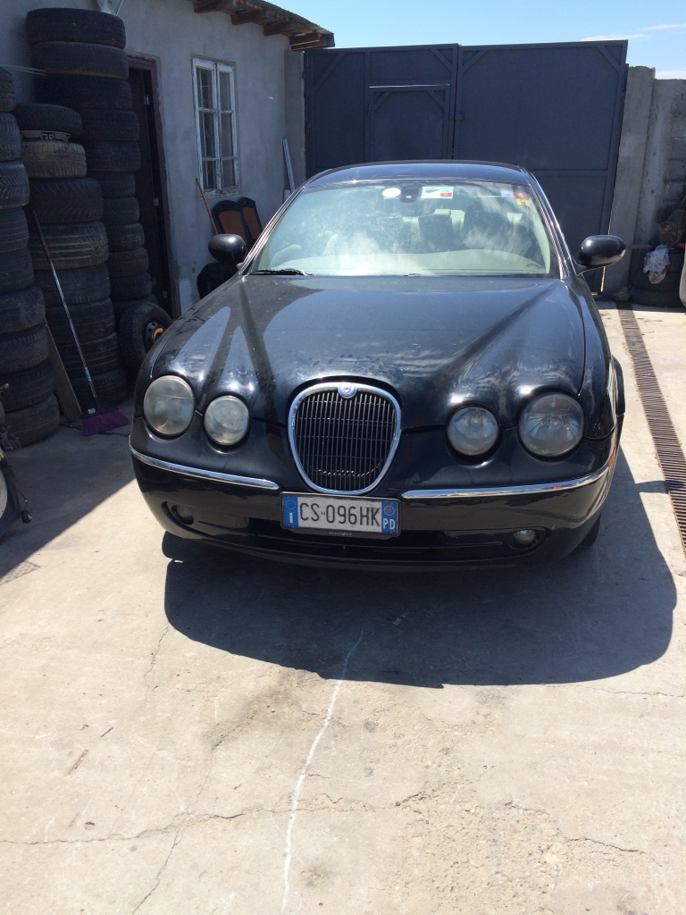 Dezmembrez jaguar s type din 2006 motor 2.7 d cutie hidramata