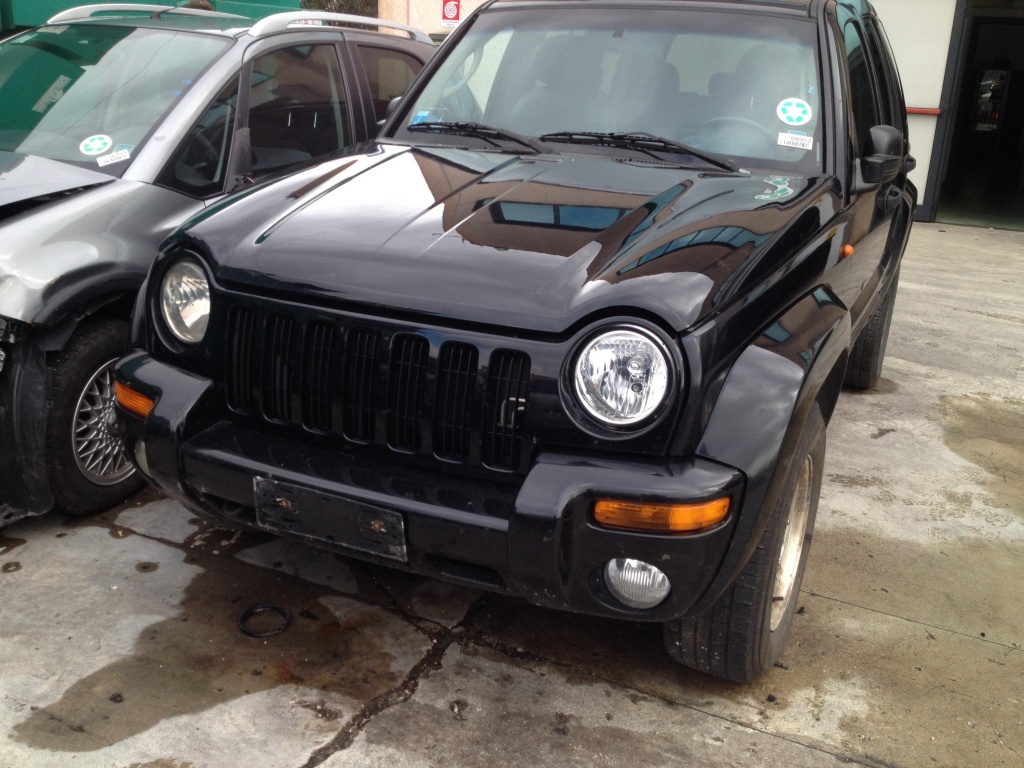 Dezmembrez jeep cherokee