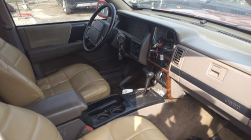 Dezmembrez Jeep Grand Cherokee ZJ 5.2B/ 