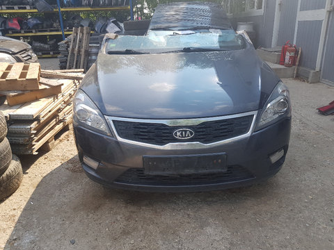 Dezmembrez Kia Ceed 1.6 crdi D4FB 2011