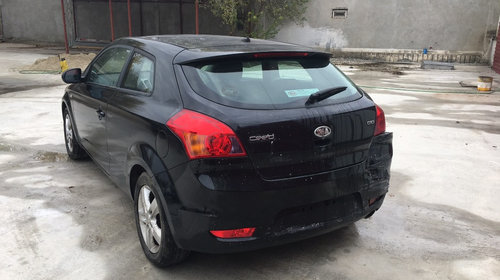 Dezmembrez Kia Ceed 2011 HATCHBACK 1.6 C