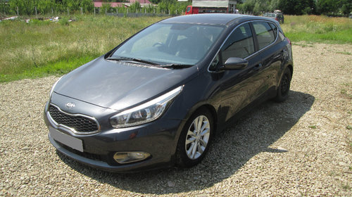 Dezmembrez kia ceed 2013