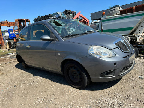 Dezmembrez Lancia Ypsilon 1.4 benzina AUTOMAT 843A1000 79.000km