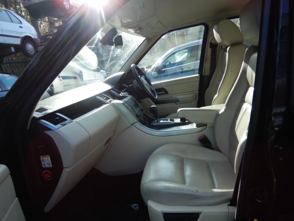 Dezmembrez Land Rover Range Rover Sport 