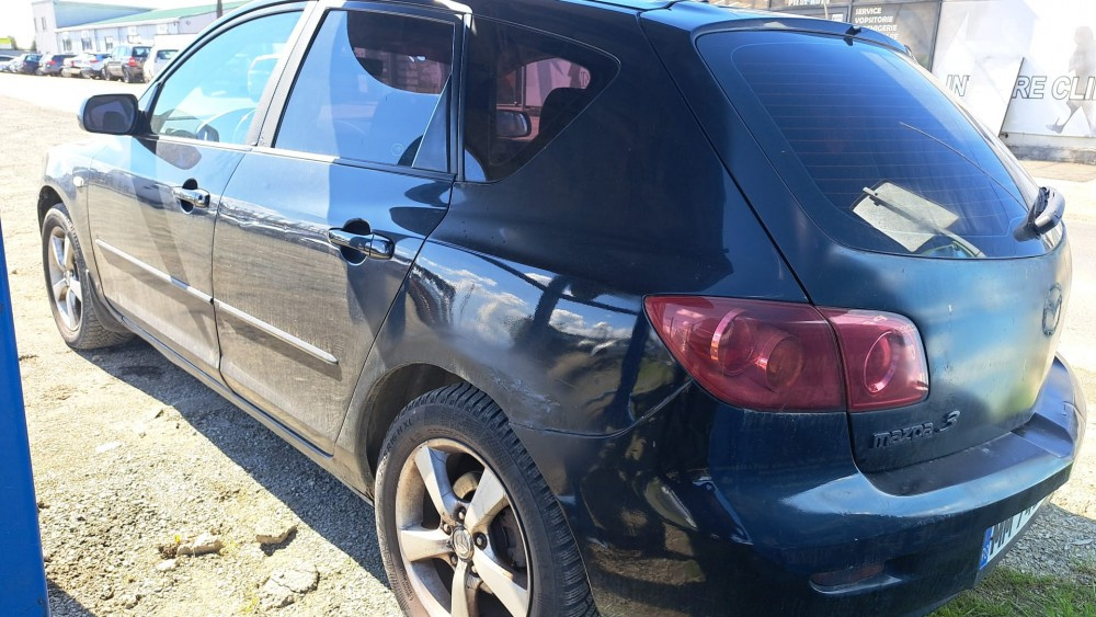 Dezmembrez Mazda 3 2004 Berlina cu haion 1.6