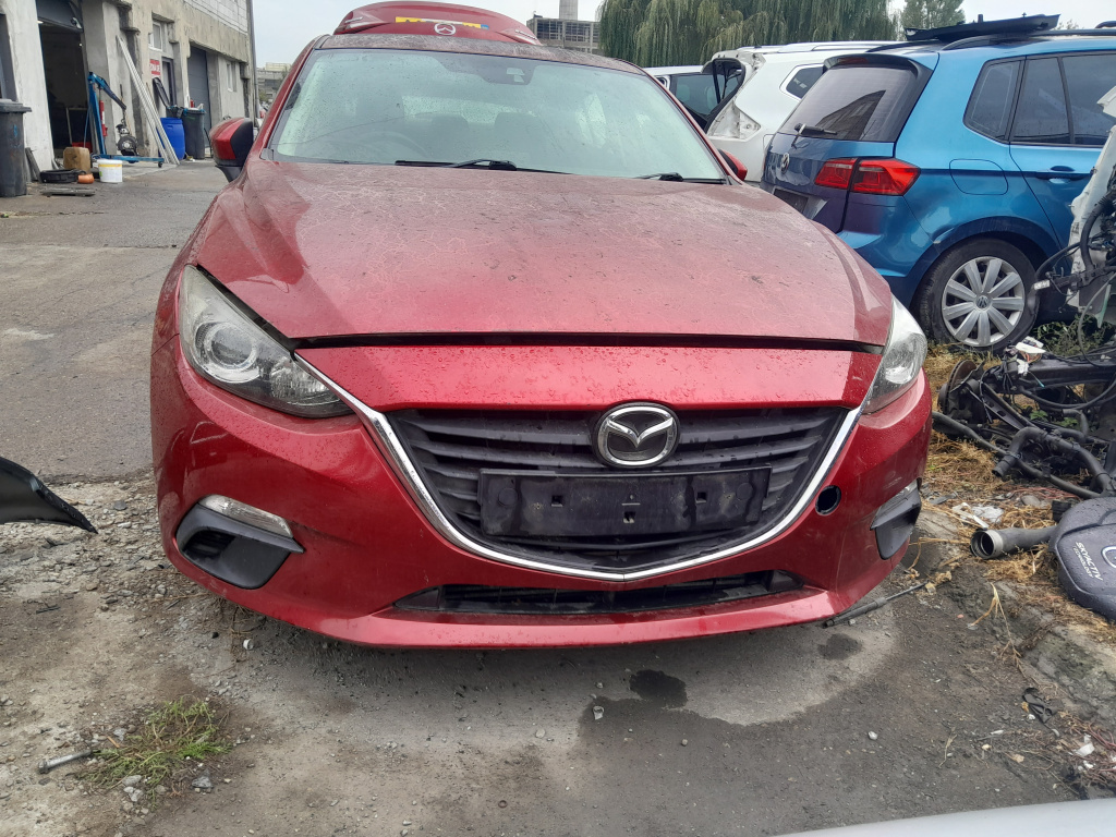 Dezmembrez Mazda 3