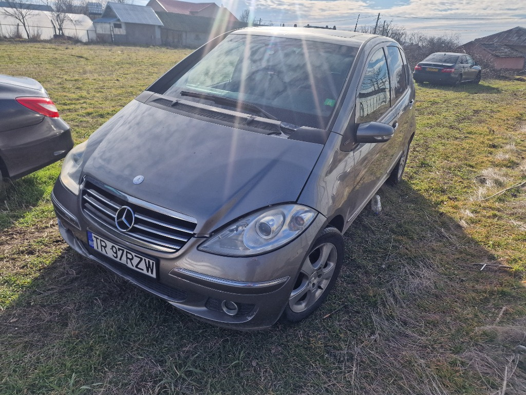 Dezmembrez Mercedes A-class W169 1.6 benzina