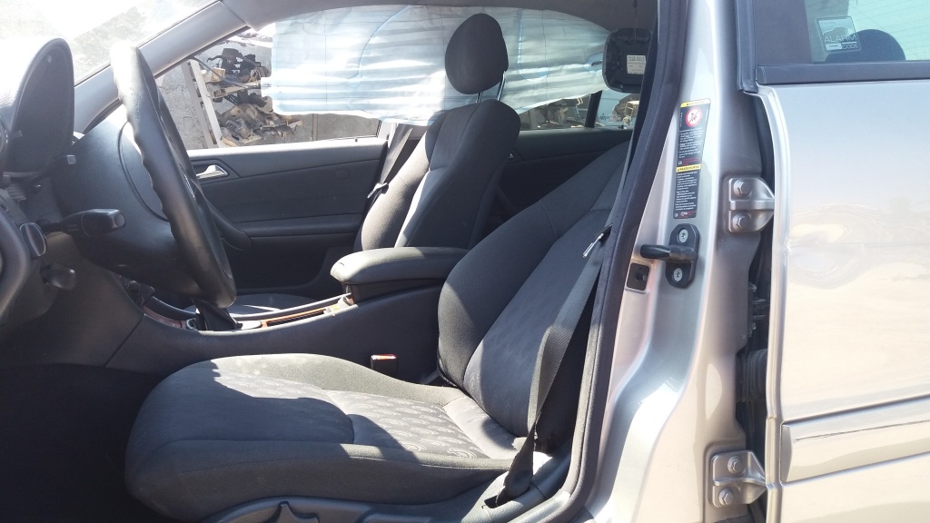 Dezmembrez Mercedes Benz C Class W203 2.