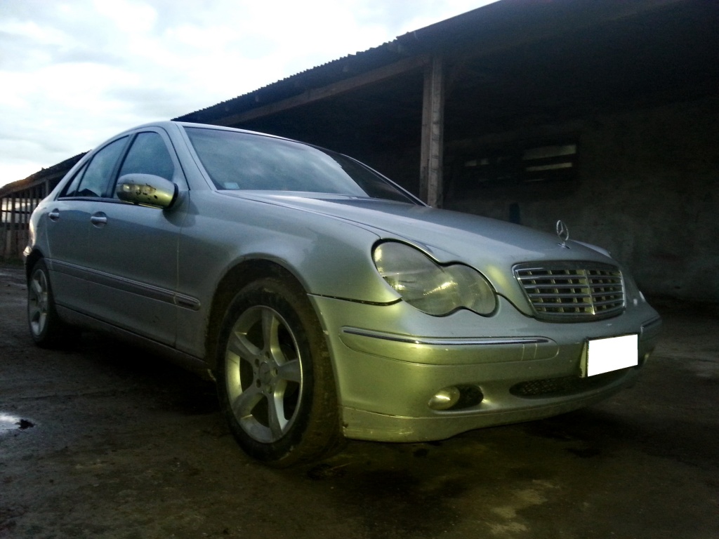 Dezmembrez Mercedes Benz C Class W203 2.2CDi, an fabr. 2003