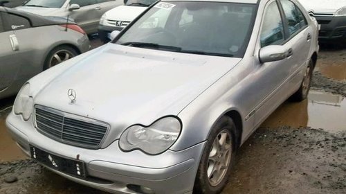 Dezmembrez Mercedes-Benz C200 cdi 2004 /
