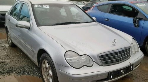 Dezmembrez Mercedes-Benz C200 cdi 2004 /