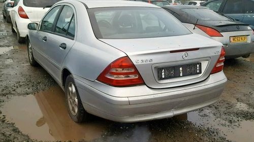 Dezmembrez Mercedes-Benz C200 cdi 2004 /