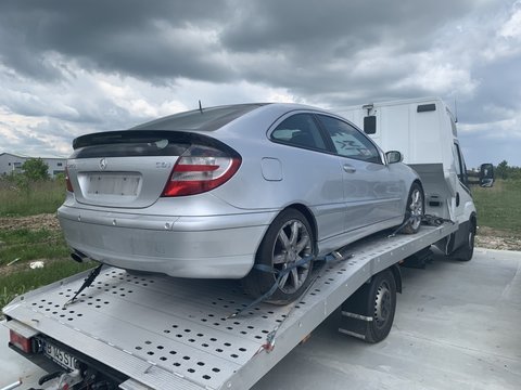 Dezmembrez Mercedes-Benz C220cdi w203 coupe