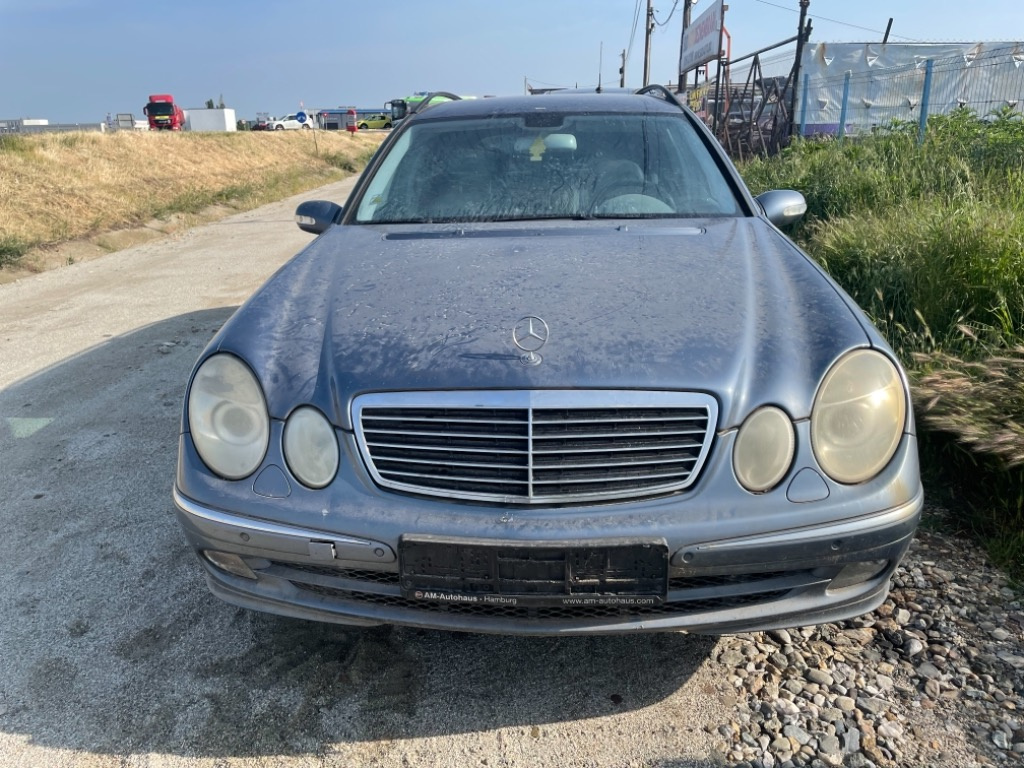 Dezmembrez mercedes-benz E w211