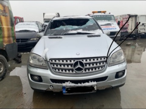 Dezmembrez mercedes-benz ML320 w164