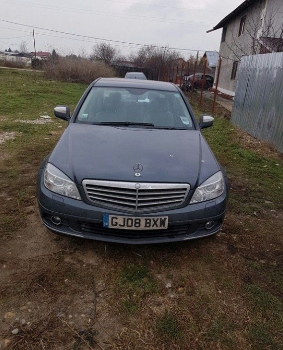 Dezmembrez mercedes benz w204 c220 cdi din 2008