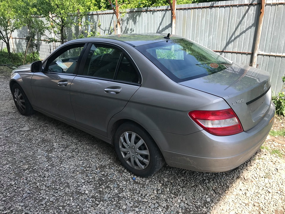 Dezmembrez Mercedes C-Class S204 2008 LIMUZINA 1.8KOMPRESSOR