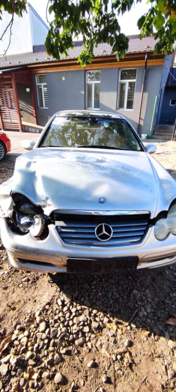 Dezmembrez Mercedes C-Class W203 2002 be