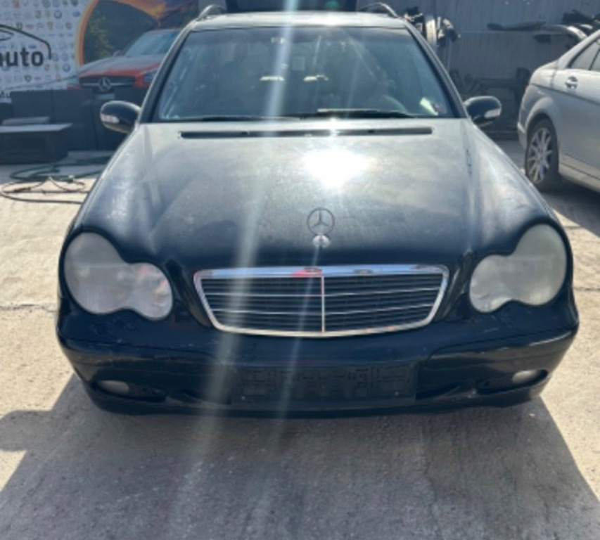 Dezmembrez Mercedes c class w203 combi, break 2.2 diesel manual
