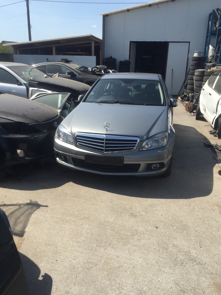 Dezmembrez mercedes c-class w204 din 2010 motor 2.2 cdi euro 5 651