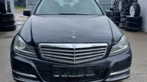 Dezmembrez Mercedes c class W204 Facelif