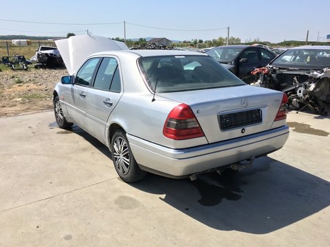 Dezmembrez Mercedes C-class