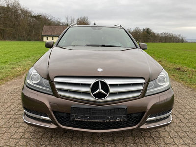 Dezmembrez Mercedes c200 cdi w204 facelift 2011